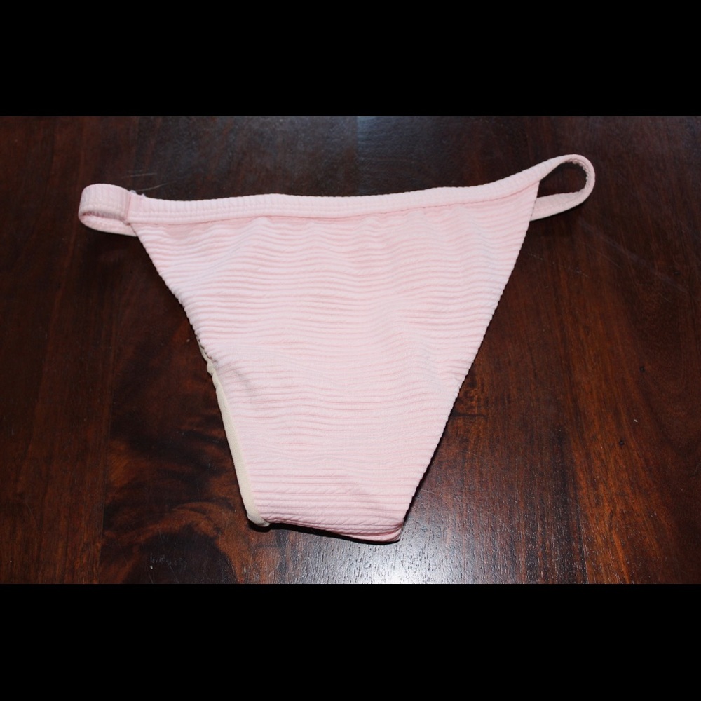 Bikini - Picture 5 of 6